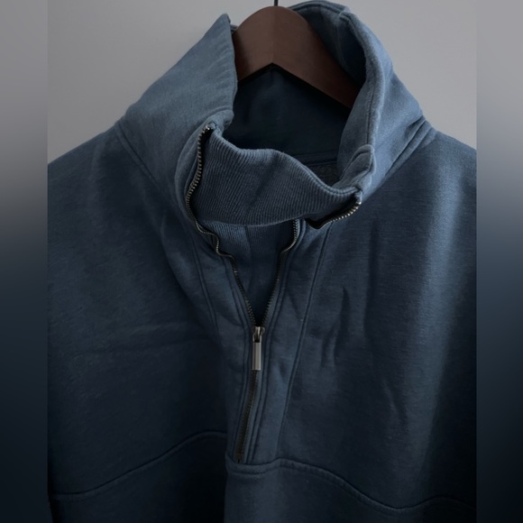 Old Navy Women's 1/4 Zip Cowl Neck
Pullover w. pockets - Picture 9 of 14